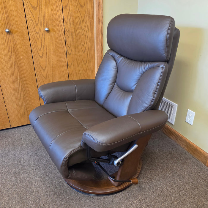 BenchMaster Leather Emily Swivel Recliner w/ Tuck Under Ottoman
