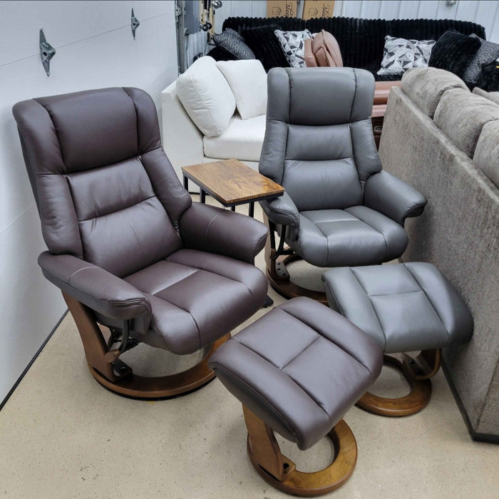 Leather Benchmaster Aitkin Swivel Recliner with Ottoman